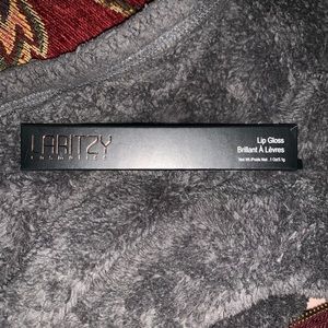 Laritzy lip gloss